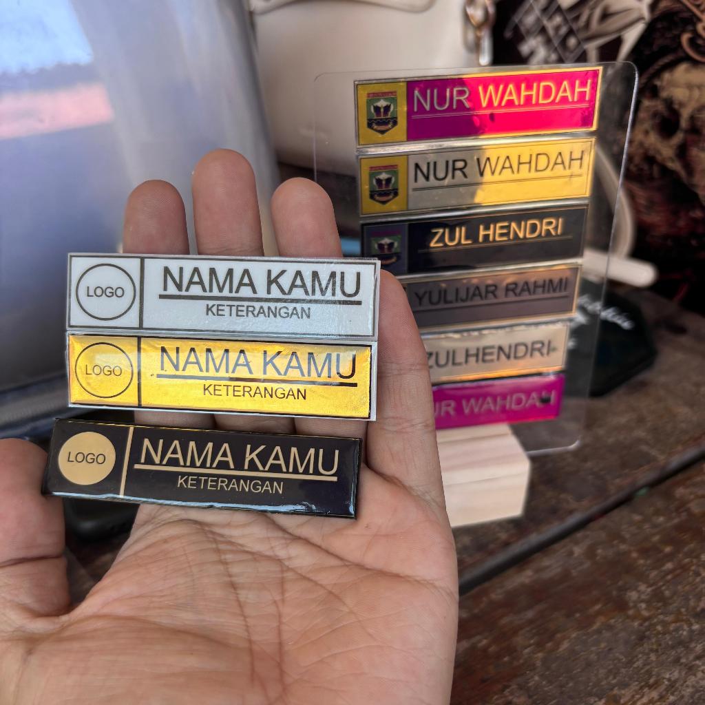 

Nametag peniti Magnet papan nama dada berbagai warna bahan akrilik murah Hitam emas warna lain