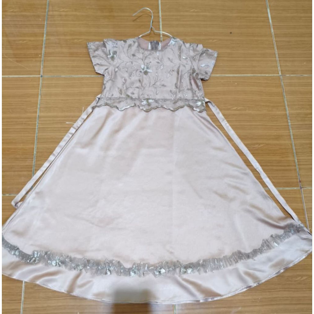 preloved gaun pesta anak