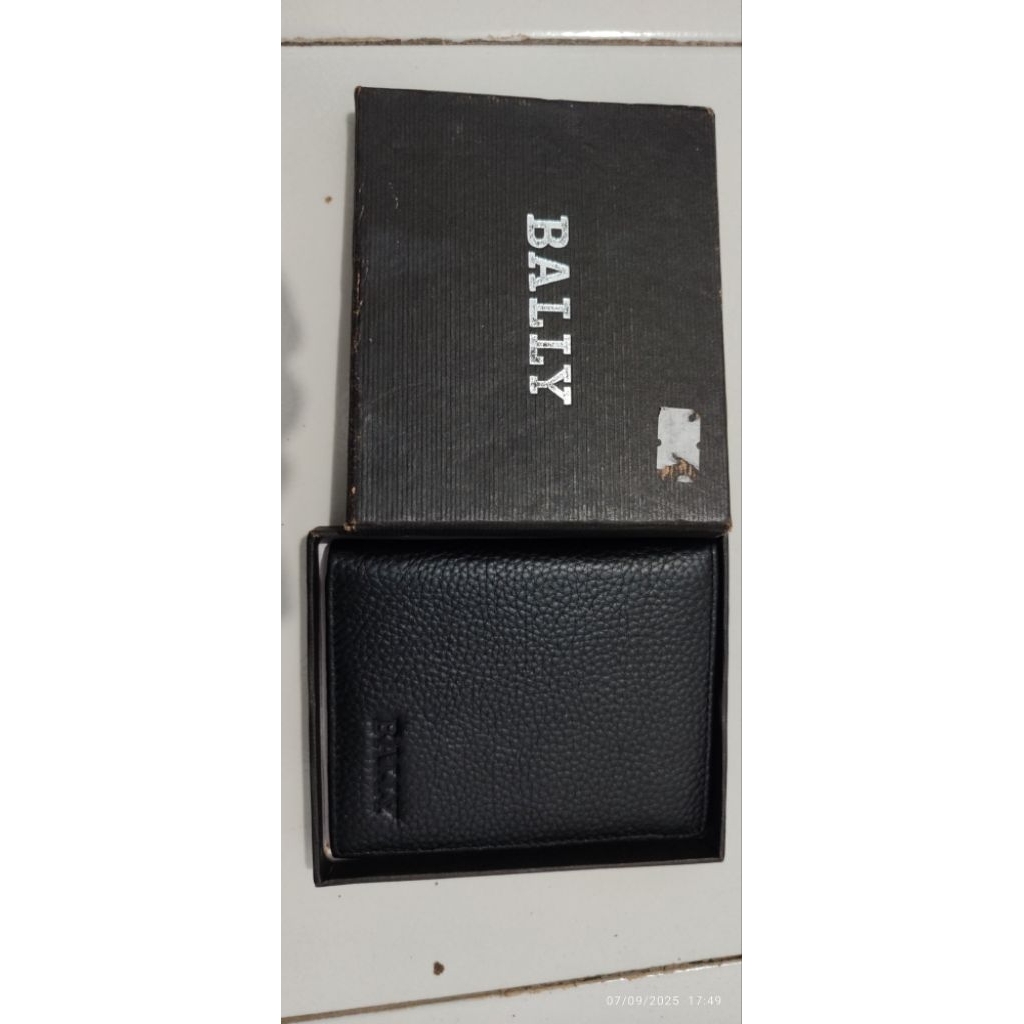 Dompet pria bally