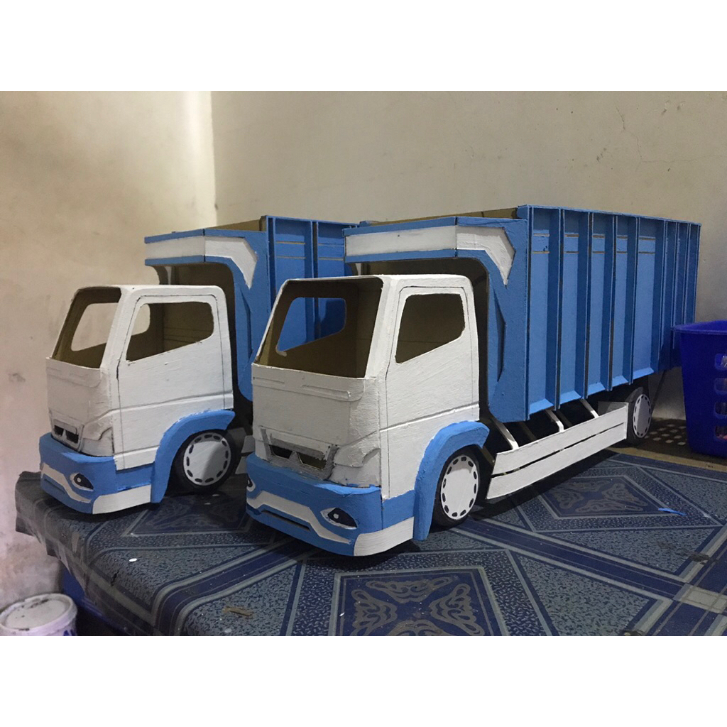 MINIATUR CANTER MODEL HEREX STELLL SKALA 1:14 DI JAMIN BOIS POLLL