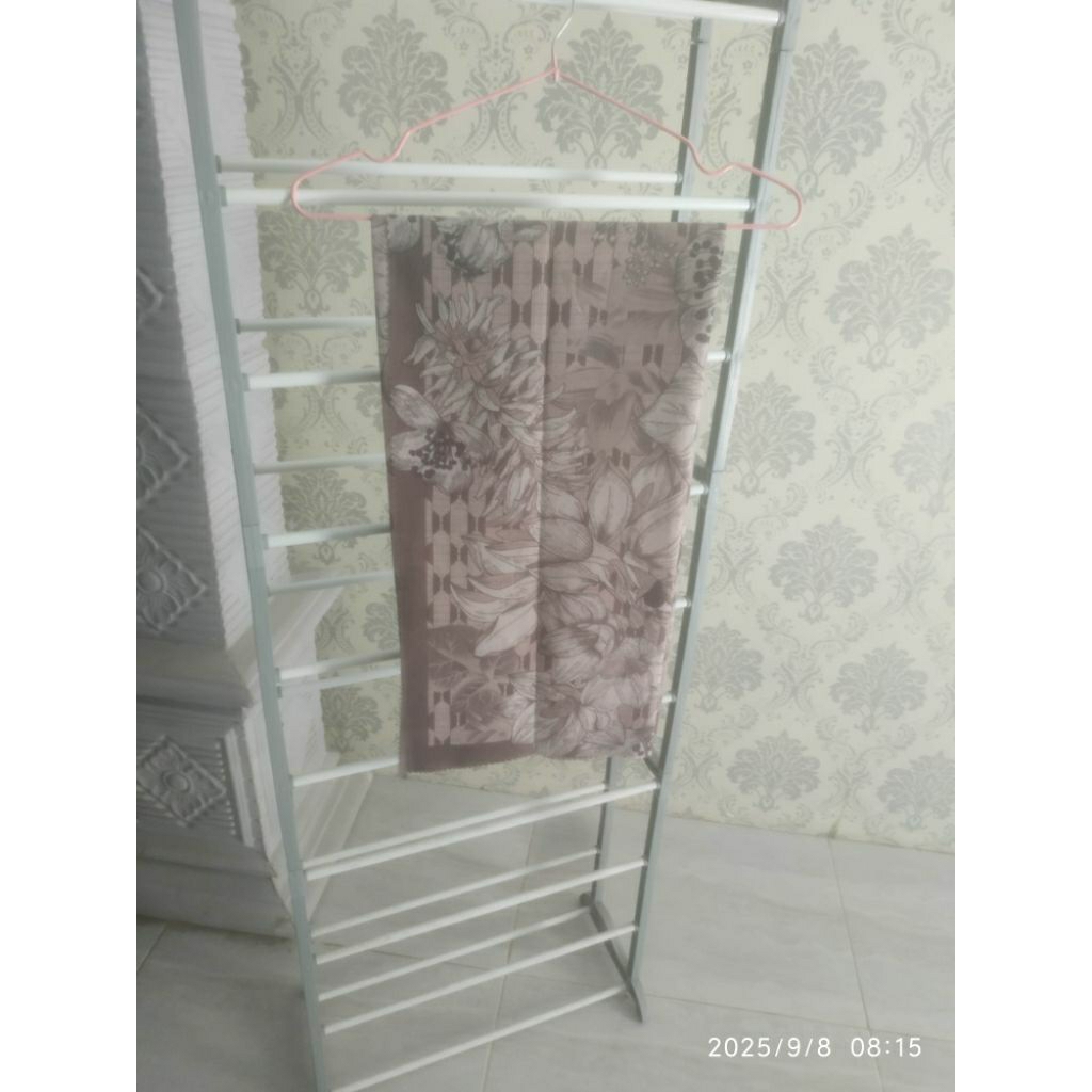 hijab segi4 motif bunga peach