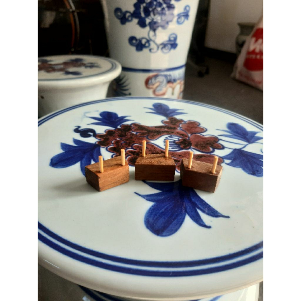 holder tempel/dudukan pakan branjangan