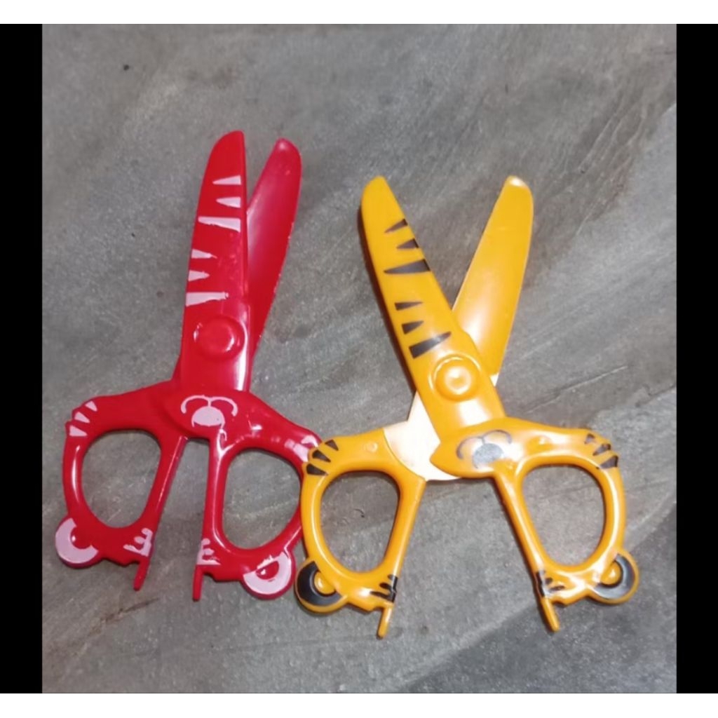 

Gunting Plastik isi 200 Pcs