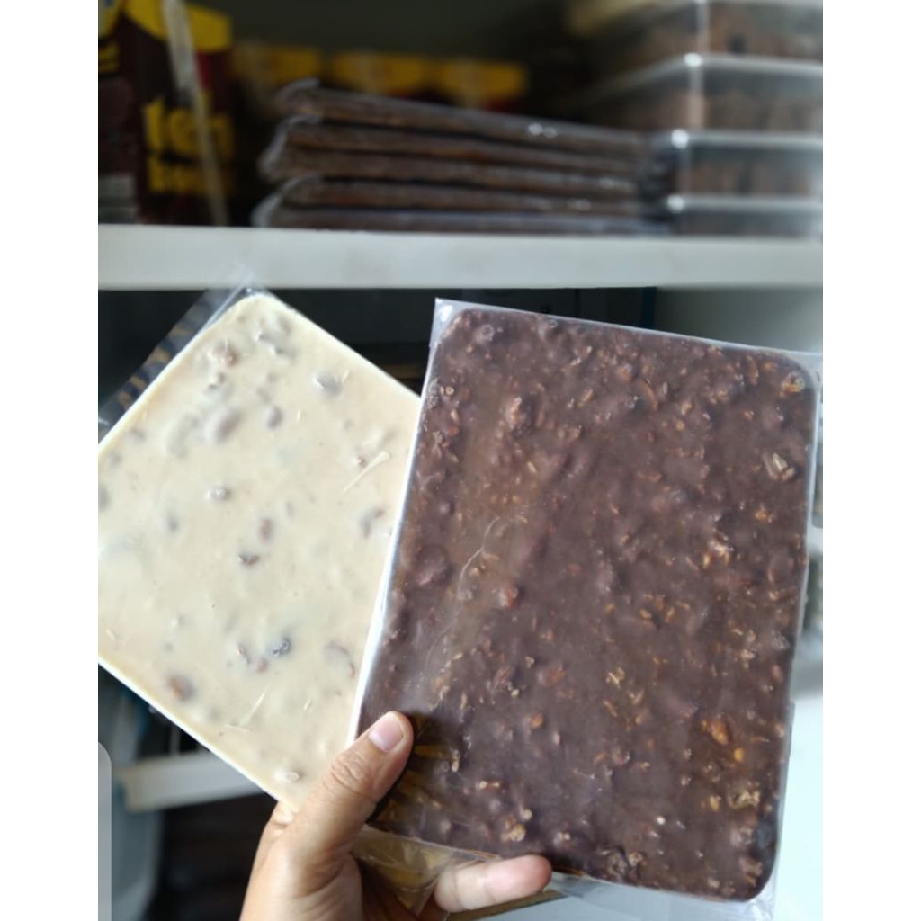 

350 gr coklat blok batangan mix kacang Mede & almond coklat batangan Delfi