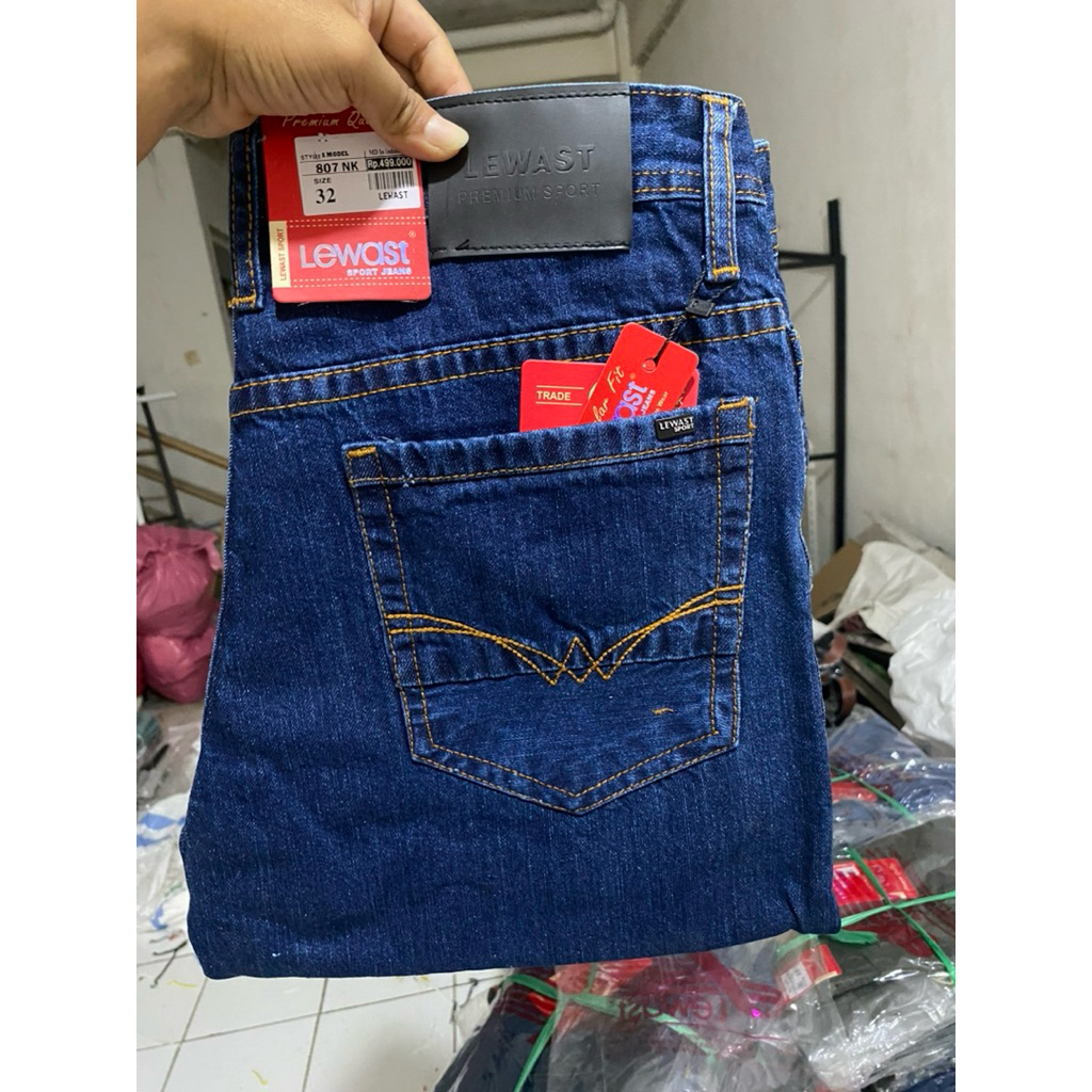 Celana jeans lewast standar panjang lewast jeas pria celana jeans hitam standar pria celana panjang 