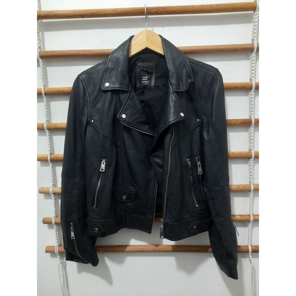 Jaket kulit asli import model ramones brand ZARA warna hitam LD 100 P  53