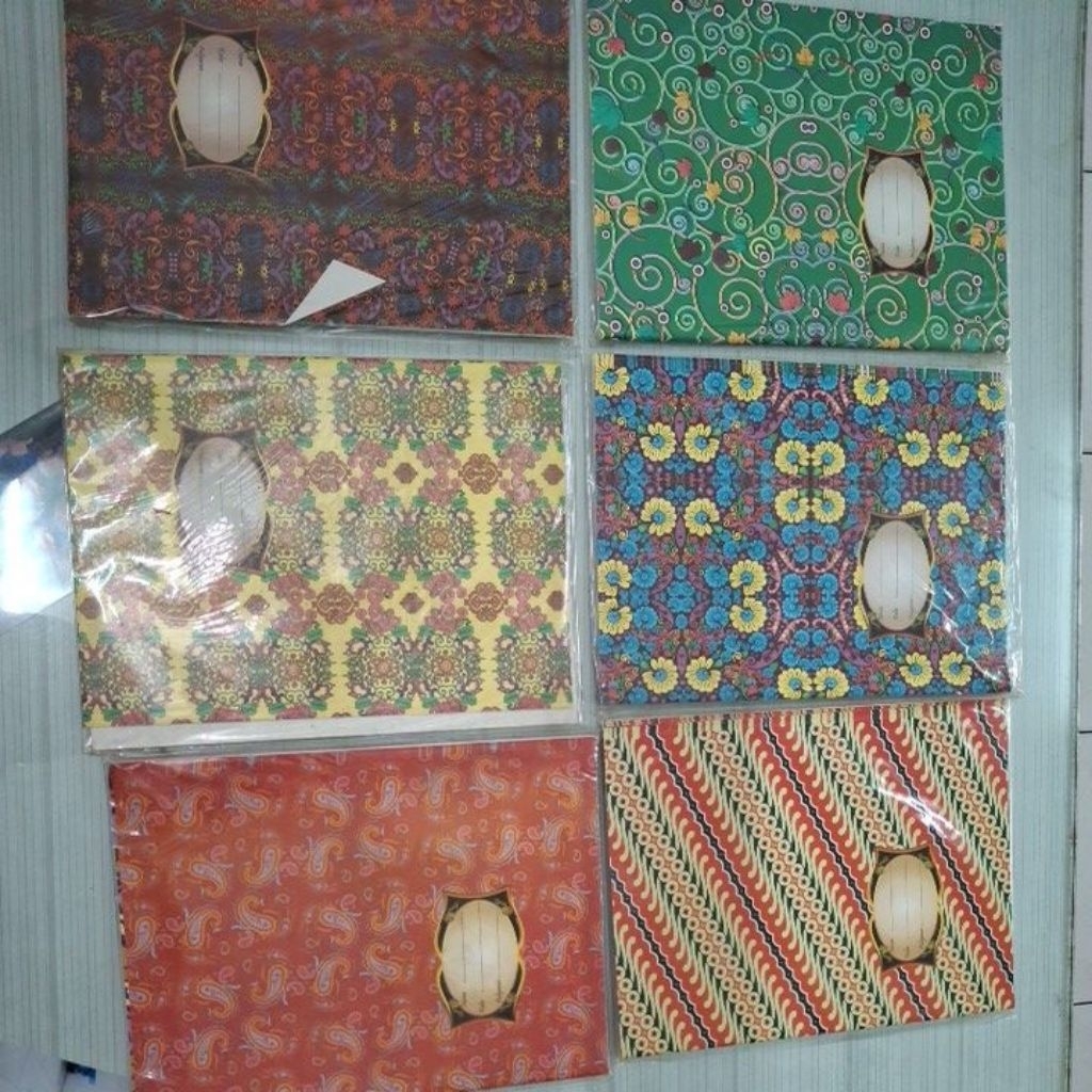 Sampul buku tulis Batik