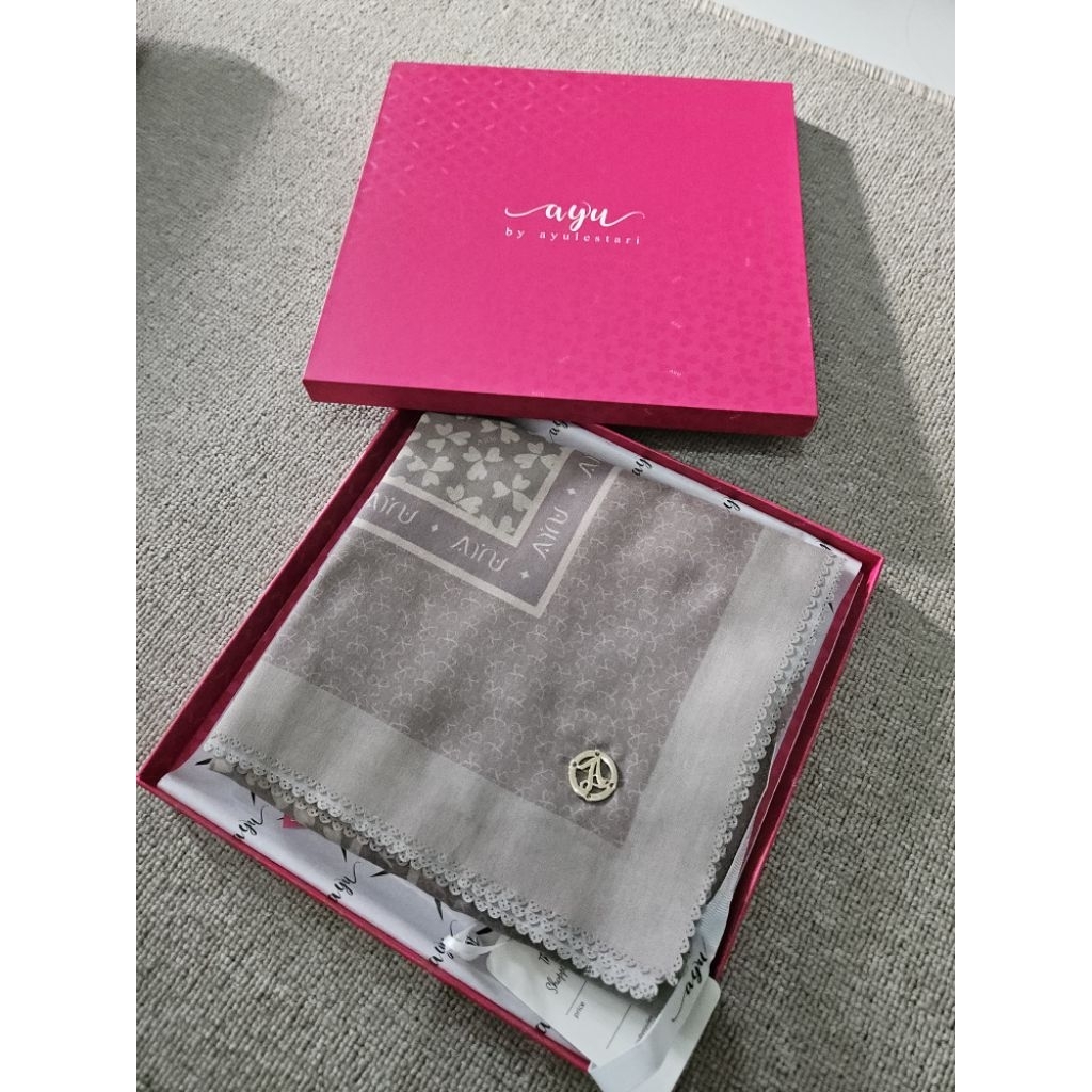 Preloved Scarf Ayu Lestari