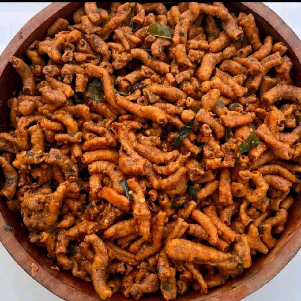 

Keripik Usus Pedas atau Original ukuran 250gr, 500gr dan 1 kg