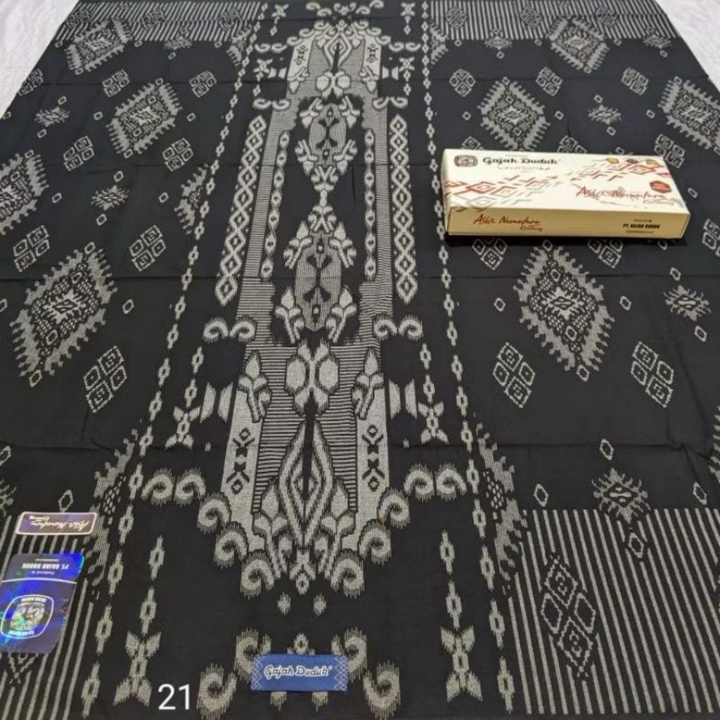 Sarung Gajah Duduk Kembang Nusantara Hitam keren bagus