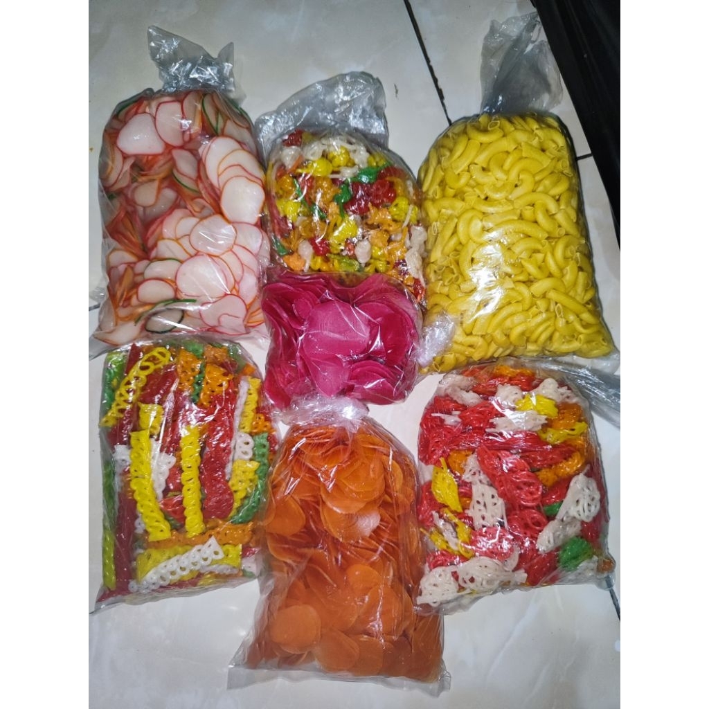 

250gr KERUPUK SEBLAK MENTAH 250gr KERUPUK SEBLAK KERUPUK MENTAH