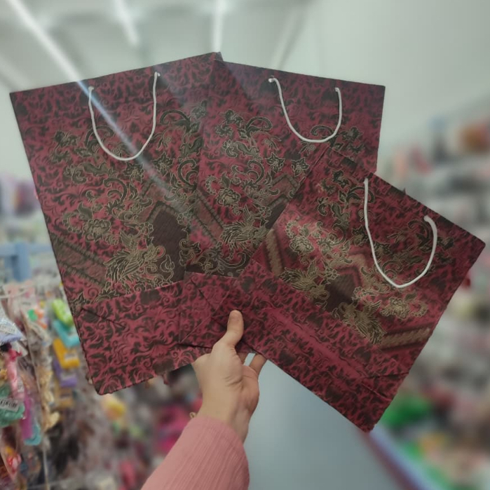 

Paper Bag Motif Batik Ukuran 19cmx15cm Tempat Kado Atau Tempat Barang Barang Harga Grosir Bisa Cod