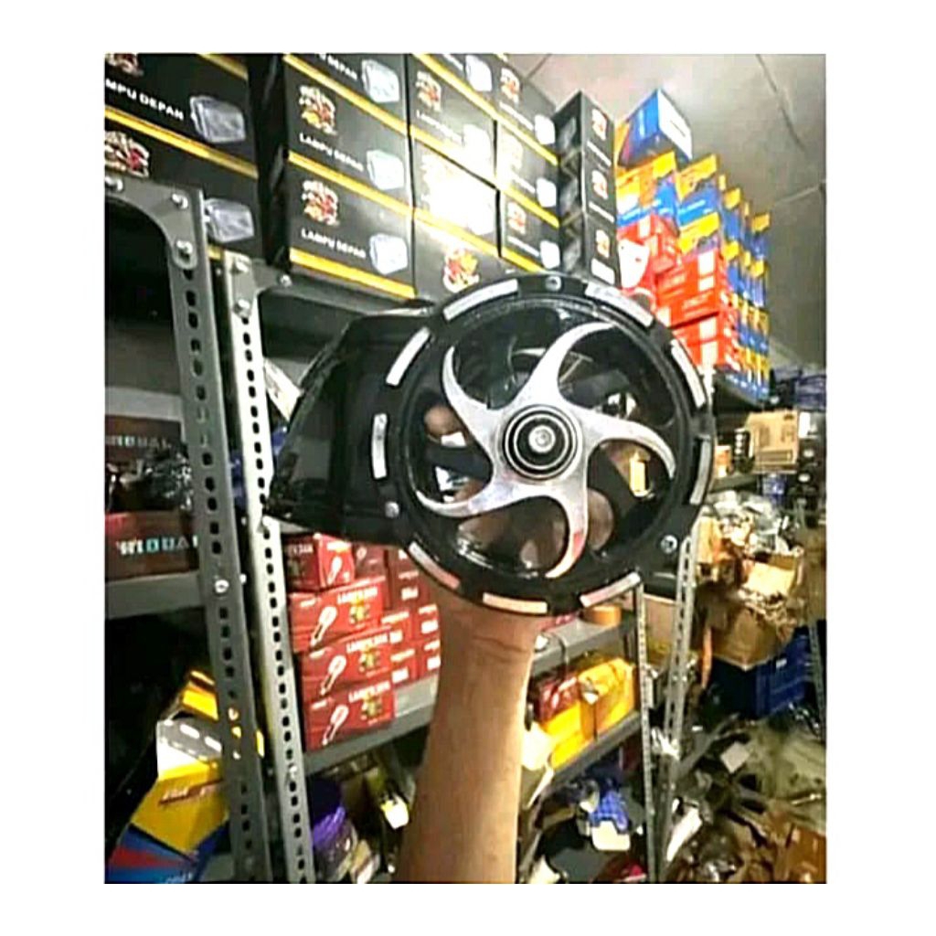 Tutup Kipas Plus Spiner Mesin FizR Hitam Tutup Plus Spiner Fizr Hitam Sudah Terpasang Kualitas Terba