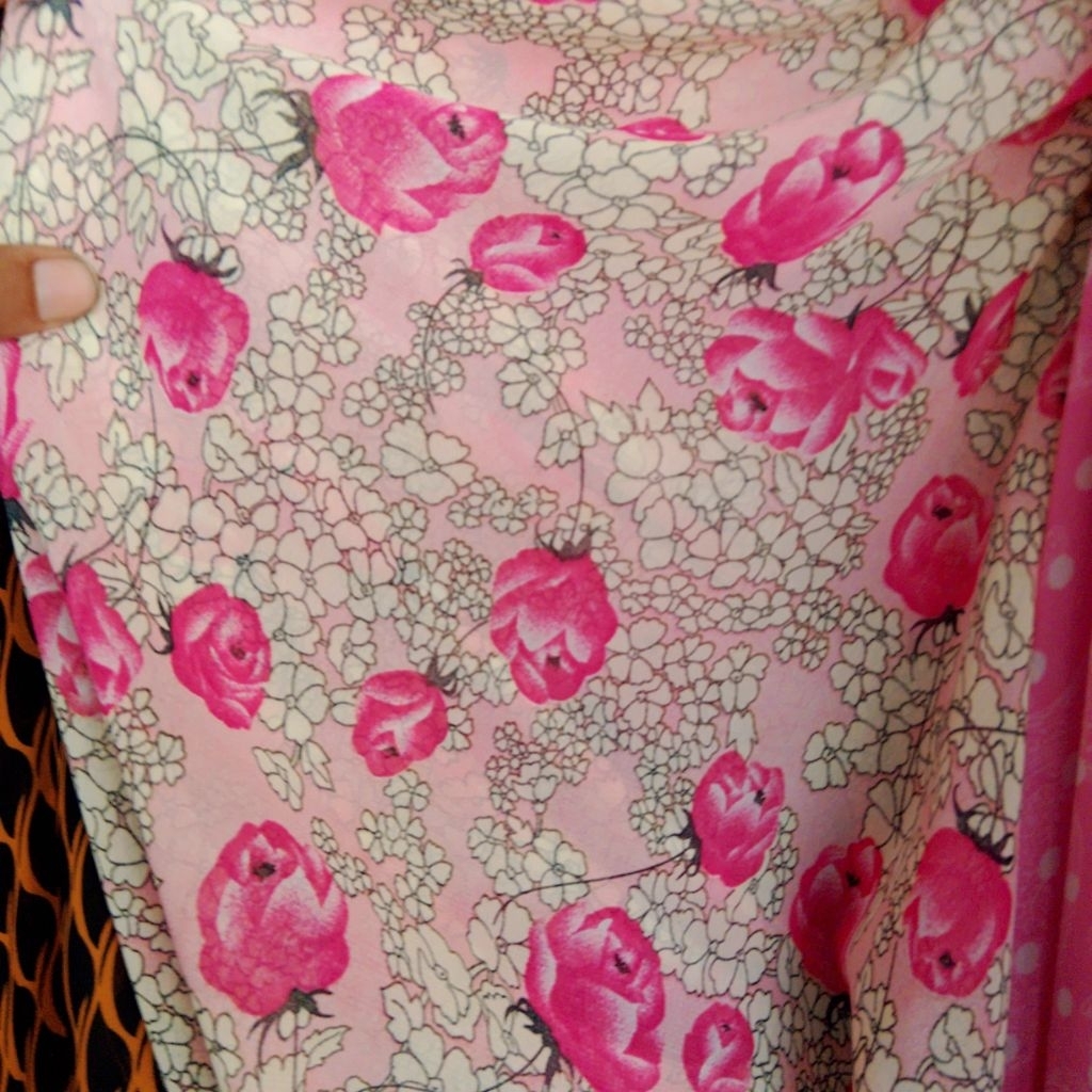 Kain Sifon Motif Bunga Tulip Pastel – Bahan Jahit Dress, Blouse, Hijab, Outer Elegan Rmt