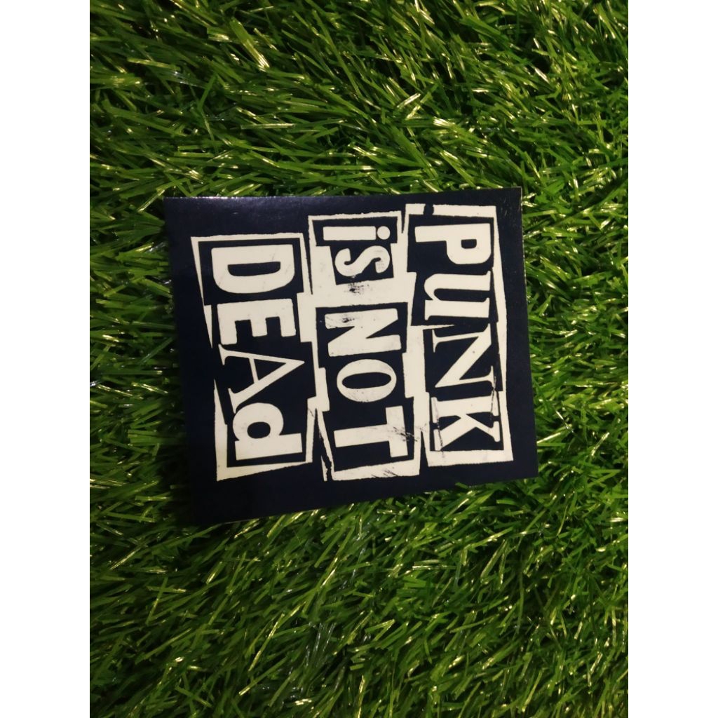

stiker vinyl punk not dead