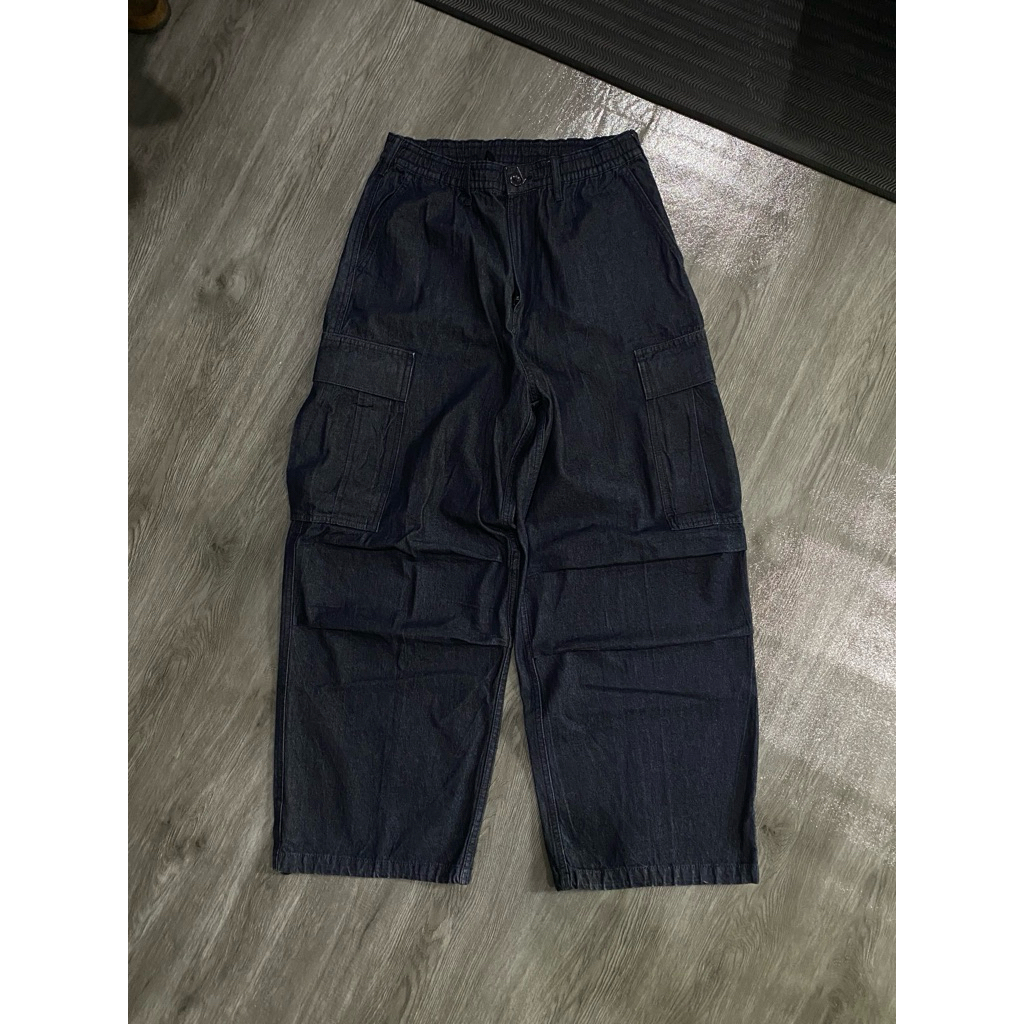 GU superwide baggy pants
