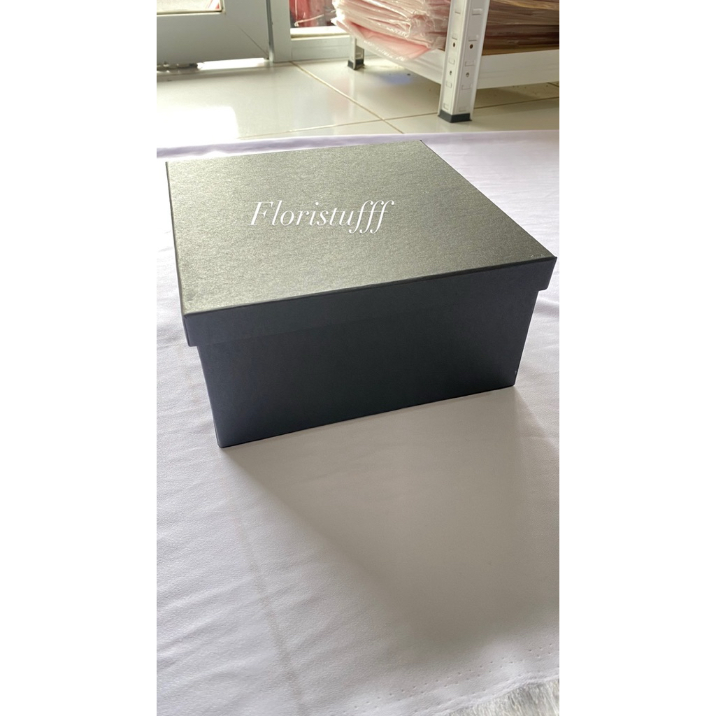 

Box Kotak Cantik / Flower Box Hadiah Spesial – Kado Ulang Tahun / Anniversary / Wisuda