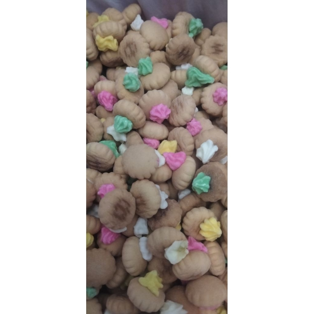 

kue jadul kue kancing gemrose