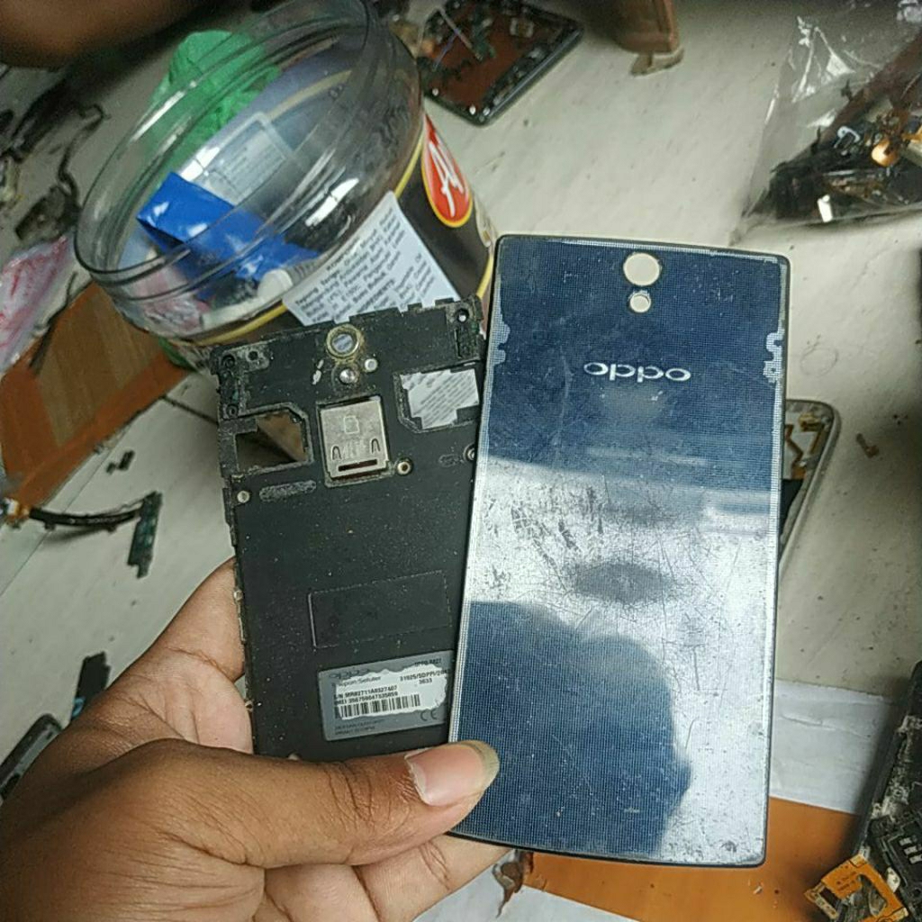 backdoor bekas Oppo find 5 mini R827,kaca kamera tidak ada,cat mengelupas