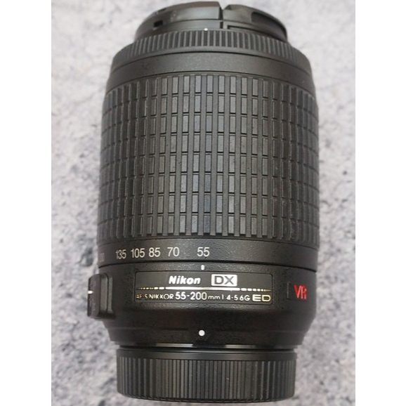 Lensa tele nikon nikkor 55-200mm VR mulus