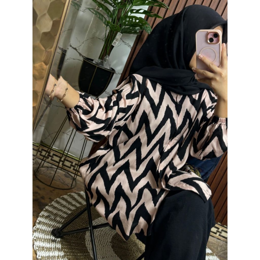 Kemeja Wanita Atasan Rayon Motif Kekinian Blouse Oversize Motif