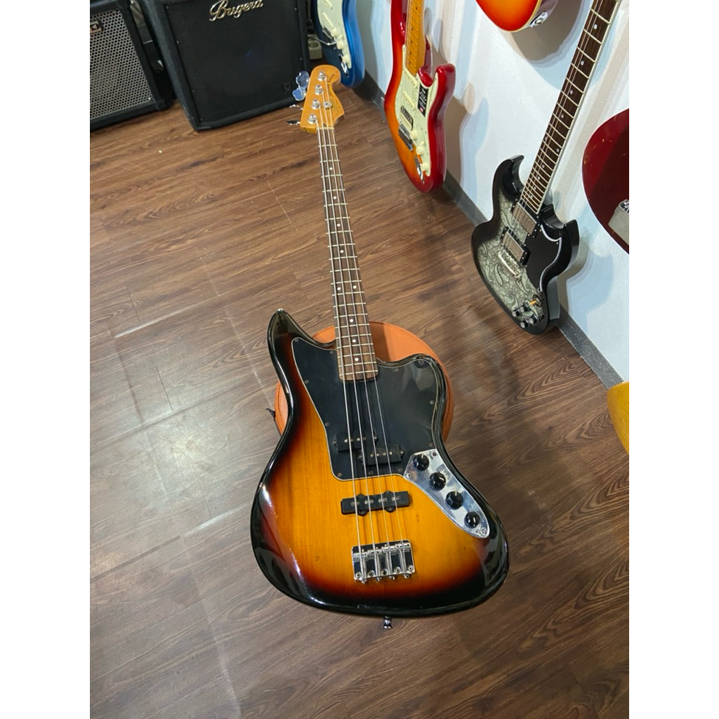 Squier Jaguar Bass Special Vintage Modified