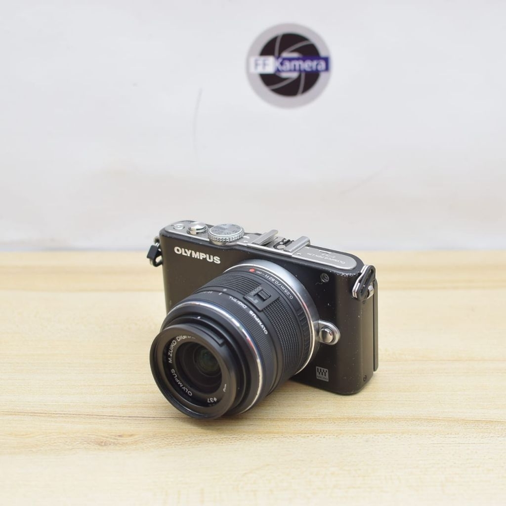 KAMERA MIRRORLESS OLYMPUS PEN LITE E-PL 3 PLUS LENSA KIT 14-42MM MURAH