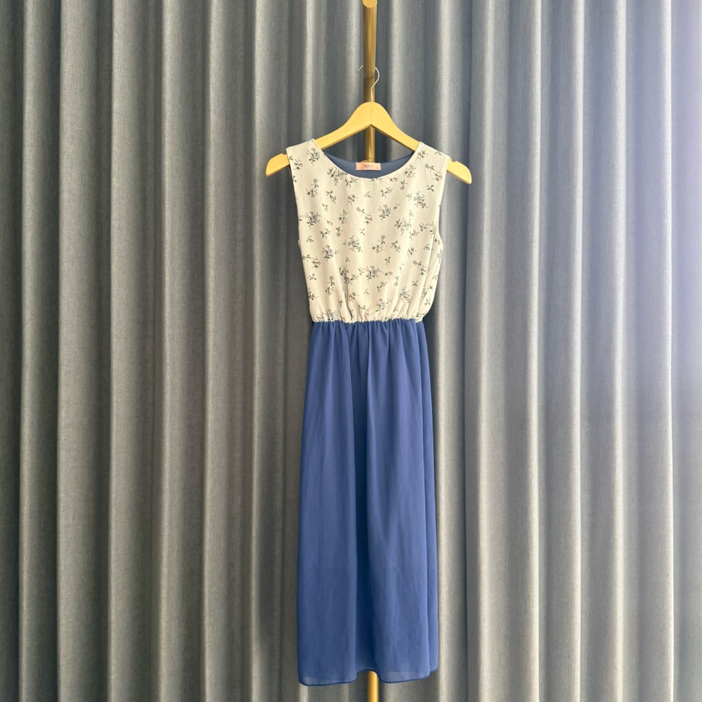 𝙋𝙍𝙀𝙇𝙊𝙑𝙀𝘿 Yoco Two Tone White Blue Floral Print Sleeveless Midi Long Dress Bunga Fashion Wanita