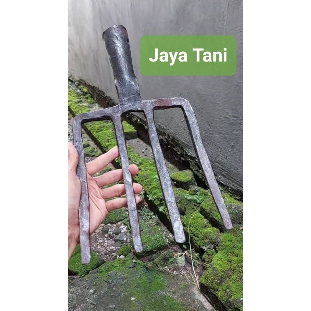 garpu tanah baja tebal