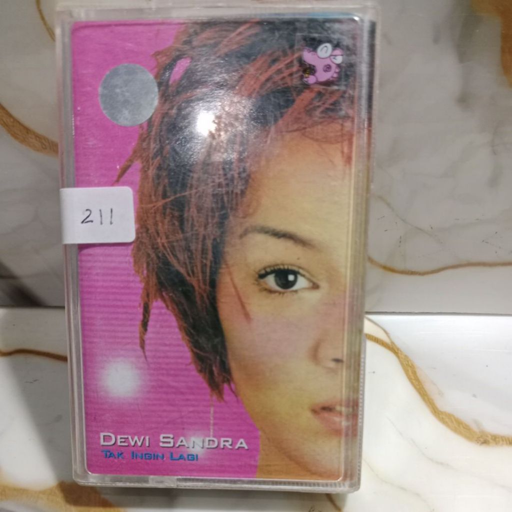 kaset pita Dewi Sandra-tak ingin lagi