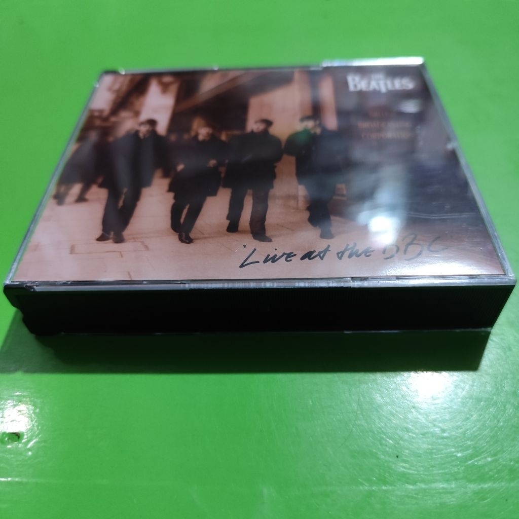 CD Impoerted THE BEATLES Live At The BBC Box Set 2 CD