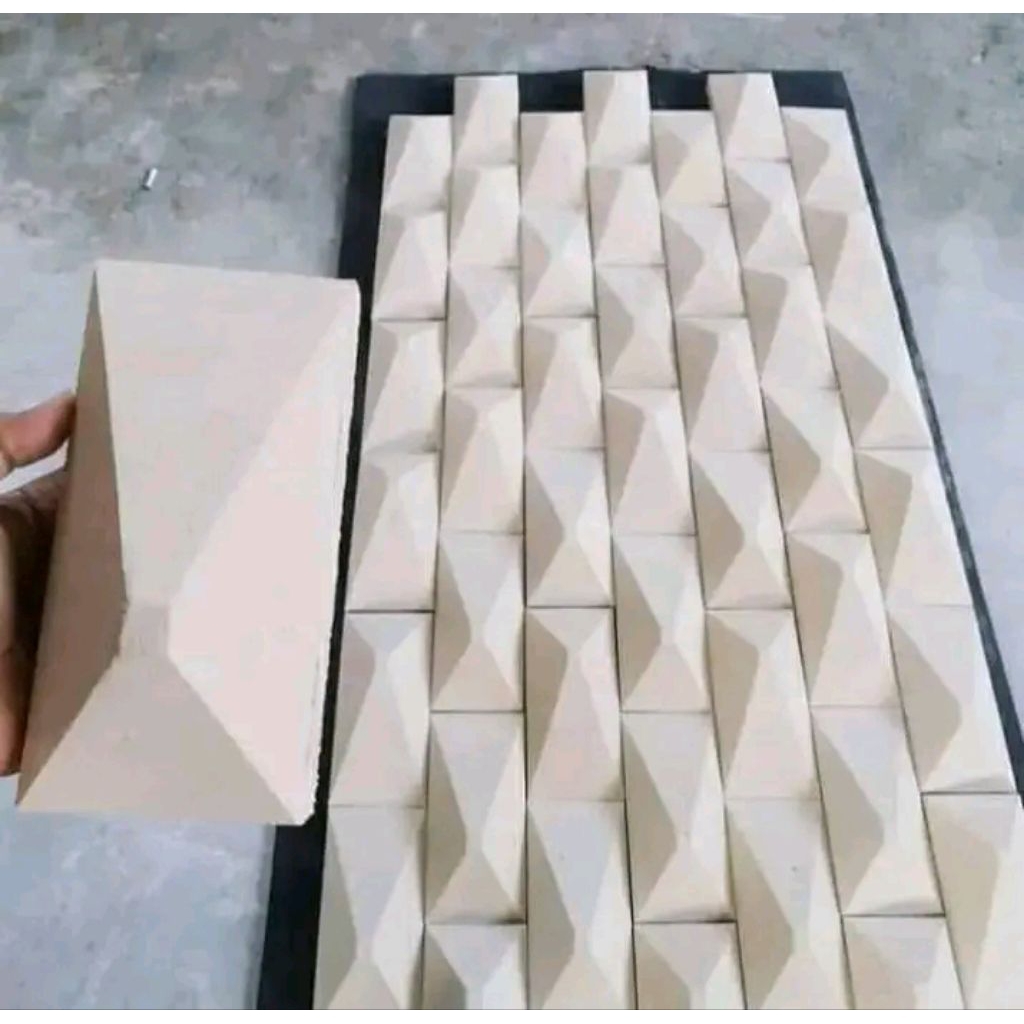 bata tempel beton minimalis mozaik