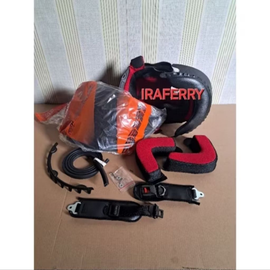 busa helm kyt 2 vision satu set kancing klip BESI dan PLASTIK kaca helm kyt 2 vision warna hitam