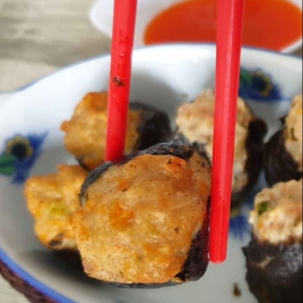 

Dimsum enak Siomay Nori Ayam FROZEN isi 10, saus sambal, chili oil