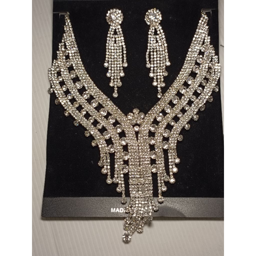 Set Perhiasan Permata Imitasi (K)