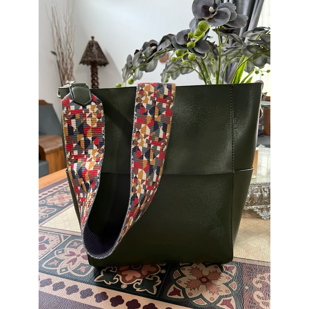 PRELOVED SLING BAG HUSH PUPPIES