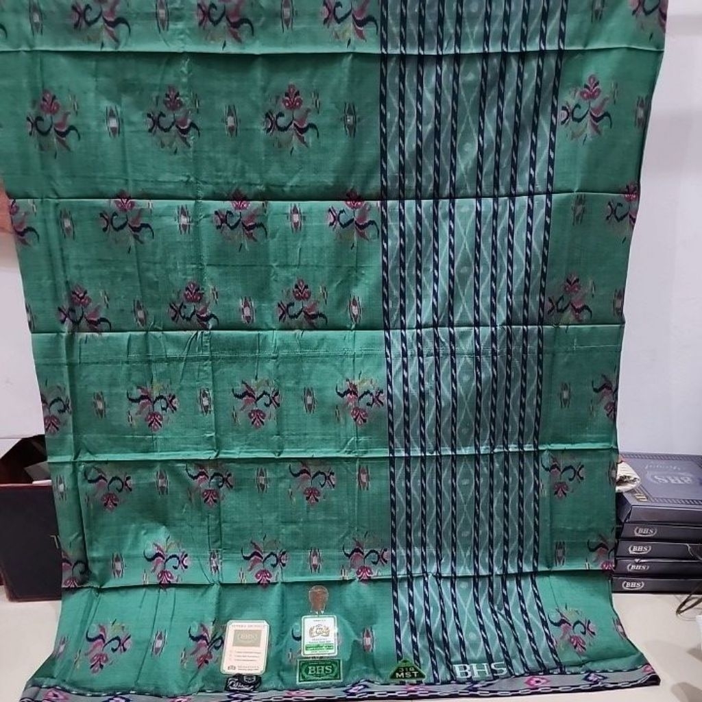sarung bhs mst full sutra..... grade silver...