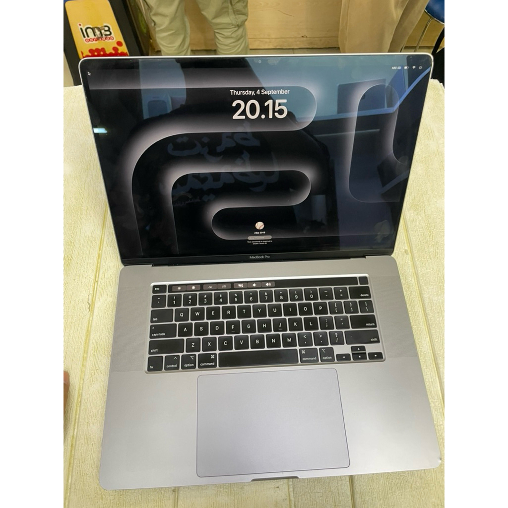 Macbook Pro 2019 16-inch touchbar intel i9 ram 16gb/1tb bekas second original murah