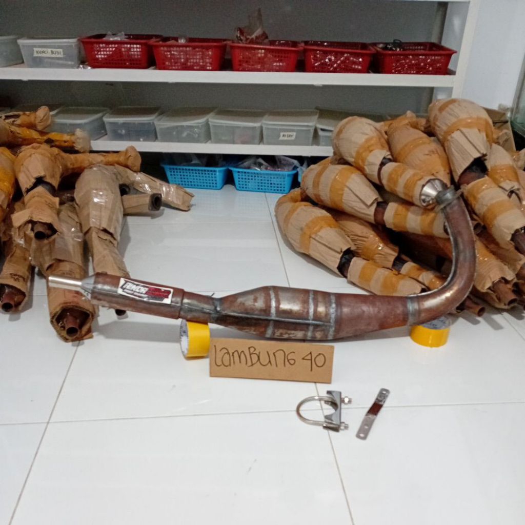 knalpot kolong plus gantungan krum,knalpot kolong RX King lambung 40 set gantungan yang sudah Chrome