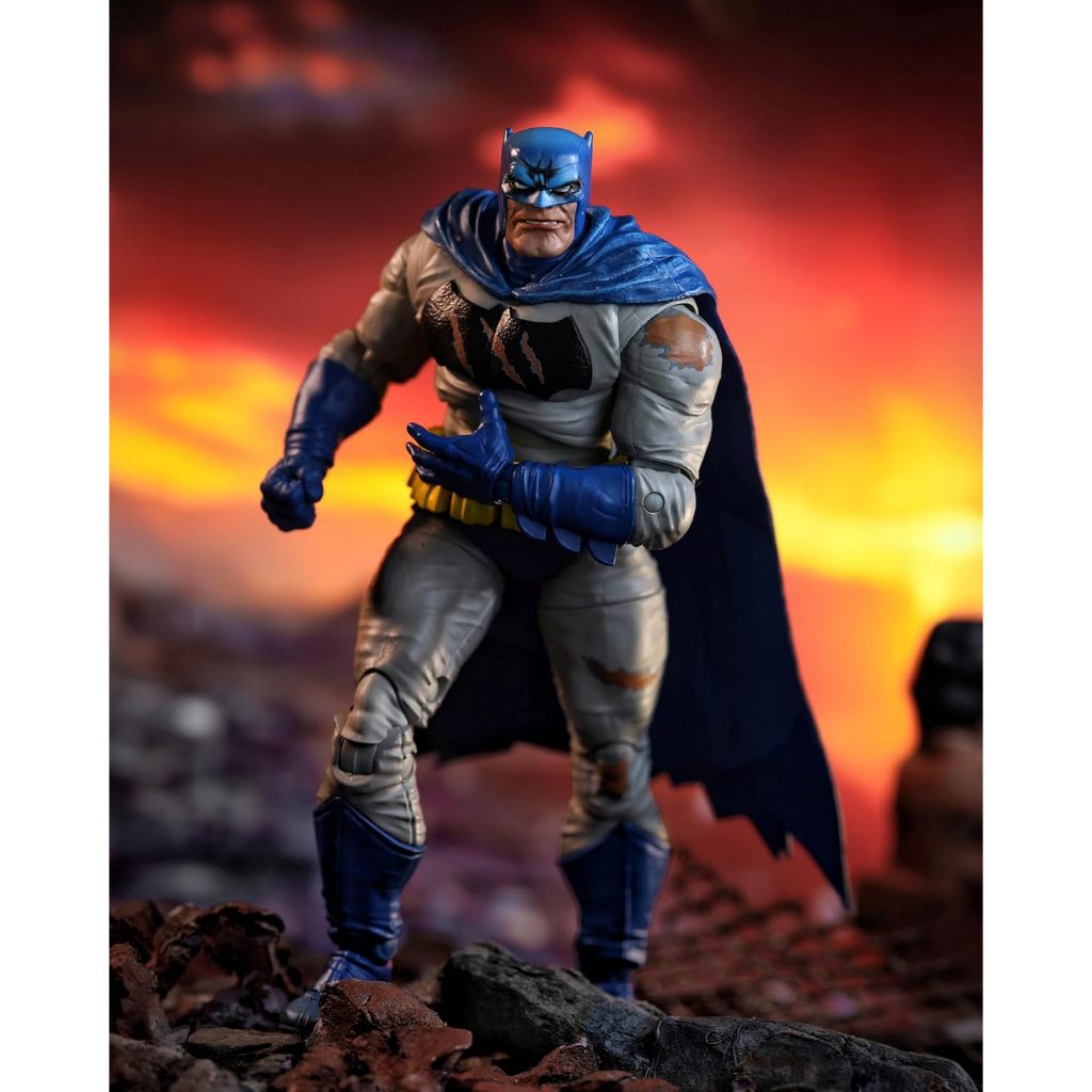 BERGARANSI McFarlane Toys - DC Multiverse Batman Battle Damage Blue (The Dark Knight Returns) 7in