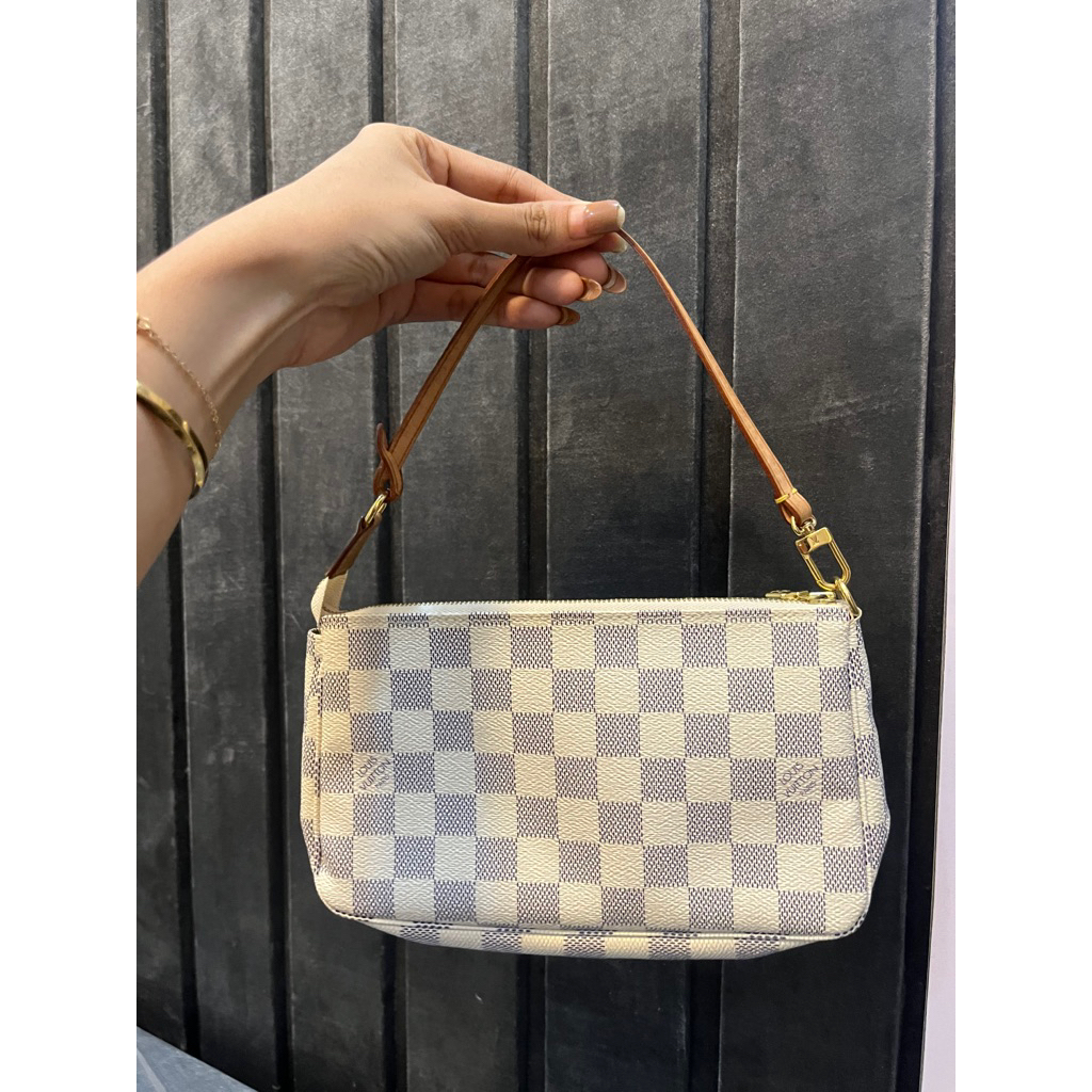 lv pouchette azure 2008