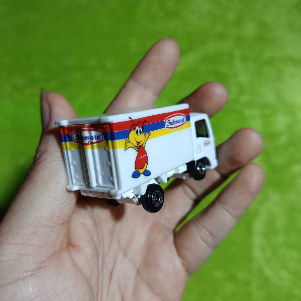 Diecast Skala 1:64 Tomica Truck Isuzu ELF Custom Mobil Truk Indomaret