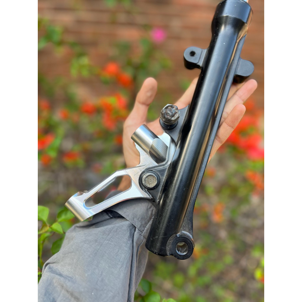 breket braket dudukan MX king MXking kaliper brembo GP4RS GP4RX M50 M5 MXking MX king MXking Mxking1