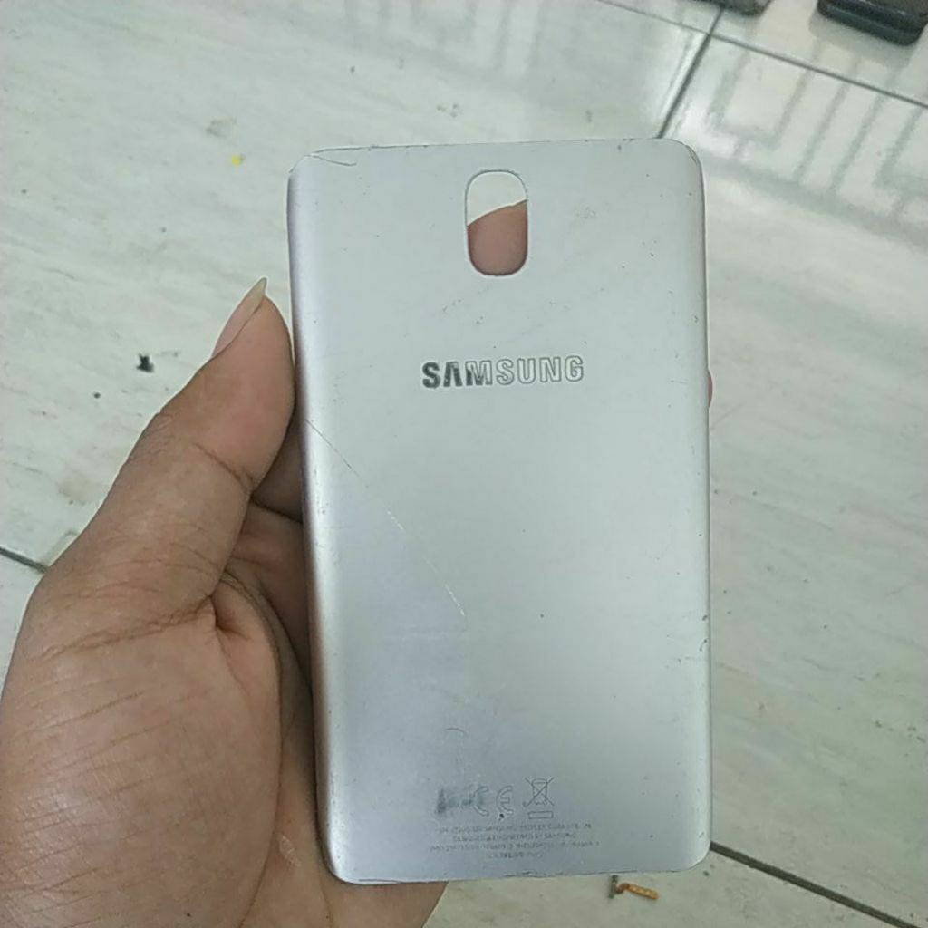backdoor tengah bekas Samsung j3 pro