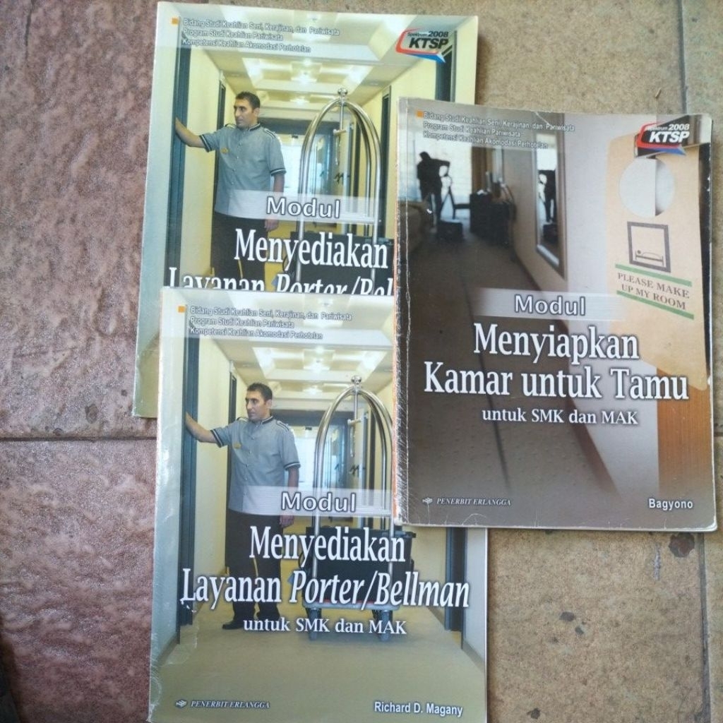 Buku Bekas Modul menyiapkan kamar untuk tamu/ Menyediakan Layanan Porter/Bellman untuk SMK