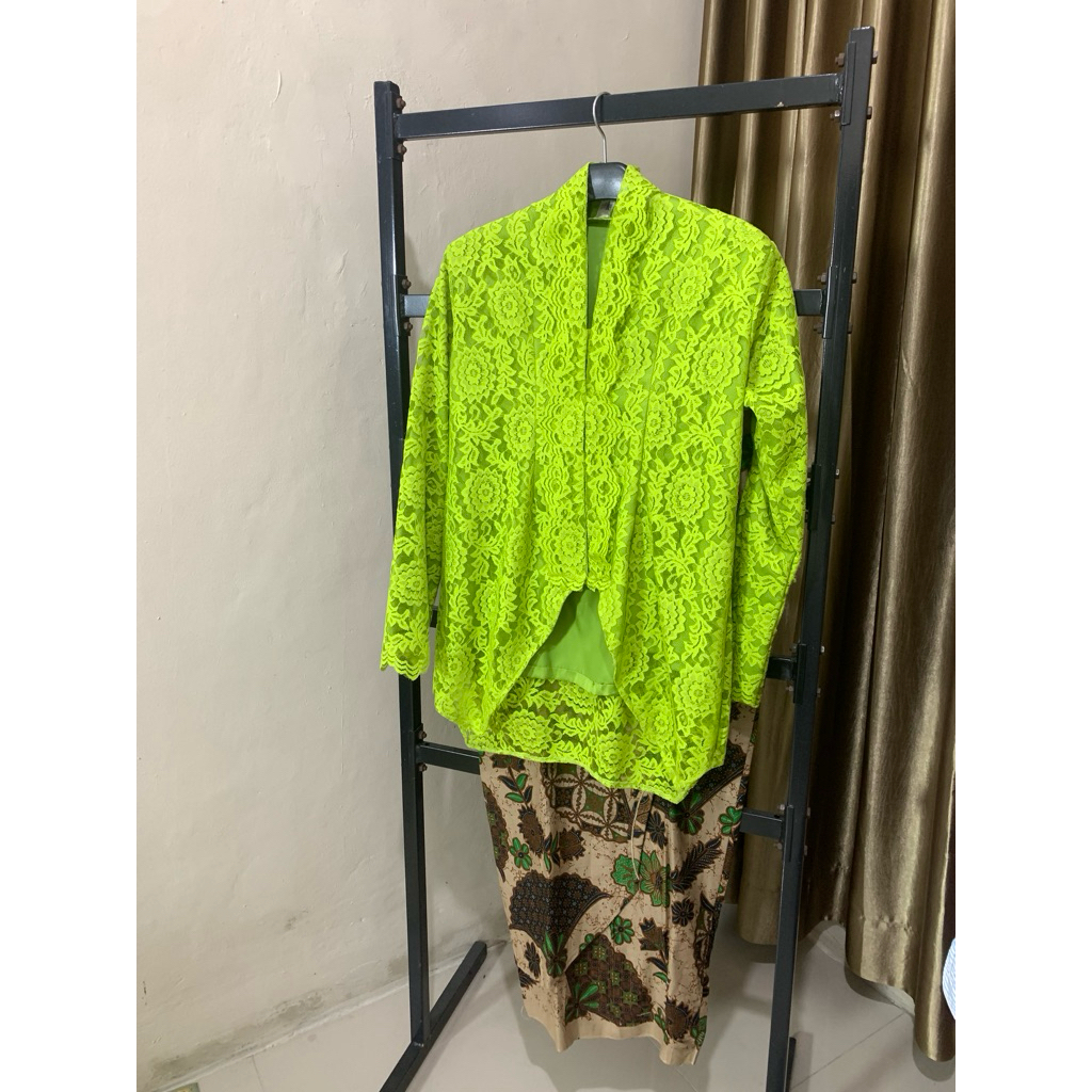 preloved kebaya/kebaya preloved/preloved set kebaya/preloved kebaya nikahan/preloved kebaya wisuda