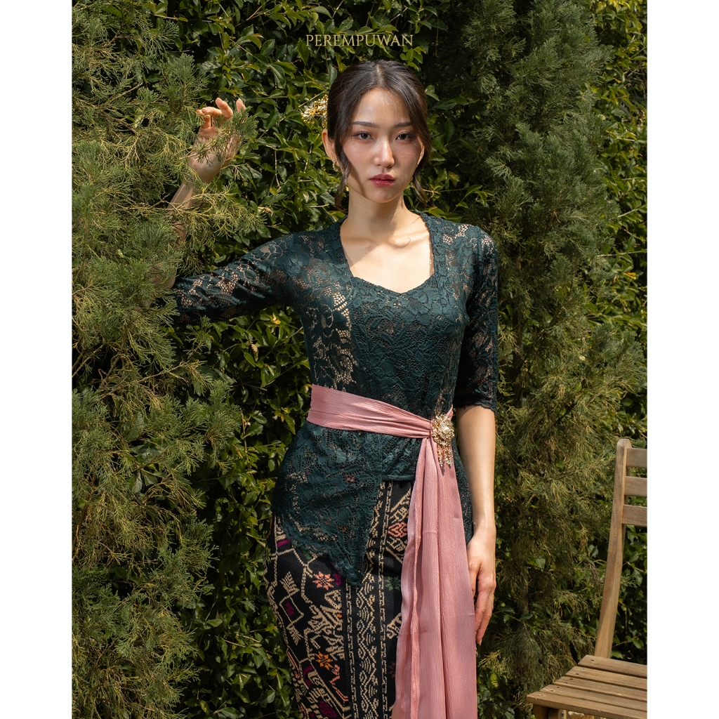 PEREMPUWAN | Set Kebaya Wanita Bali Kutu baru Brokat Wisuda Kondangan Modern Putih Aesthetic Elegant