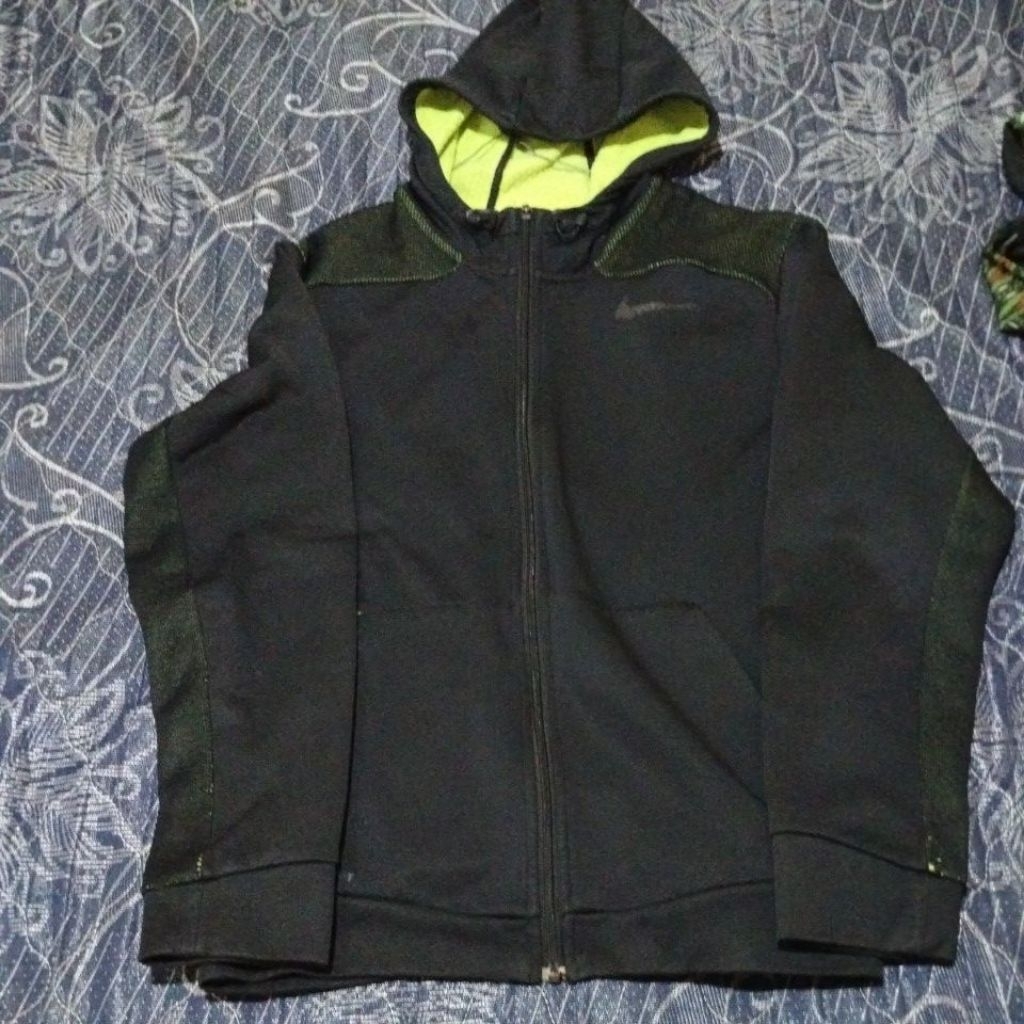 Hoodie Zipper Nike therma fit size XL