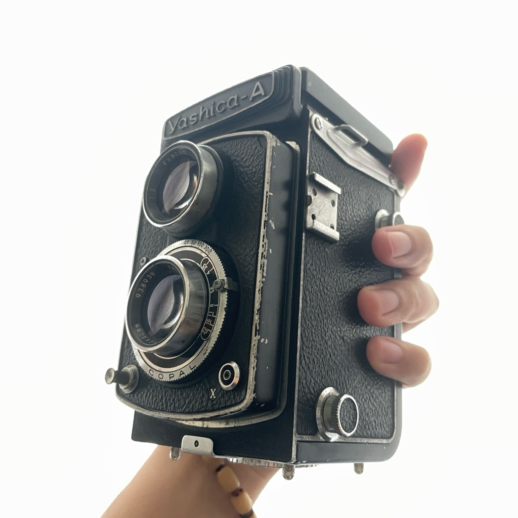 Kamera Analog YASHICA A TLR Sudah CLA, Twin Lens Reflex 120 Film MEDIUM FORMAT Camera, bukan 35mm, R