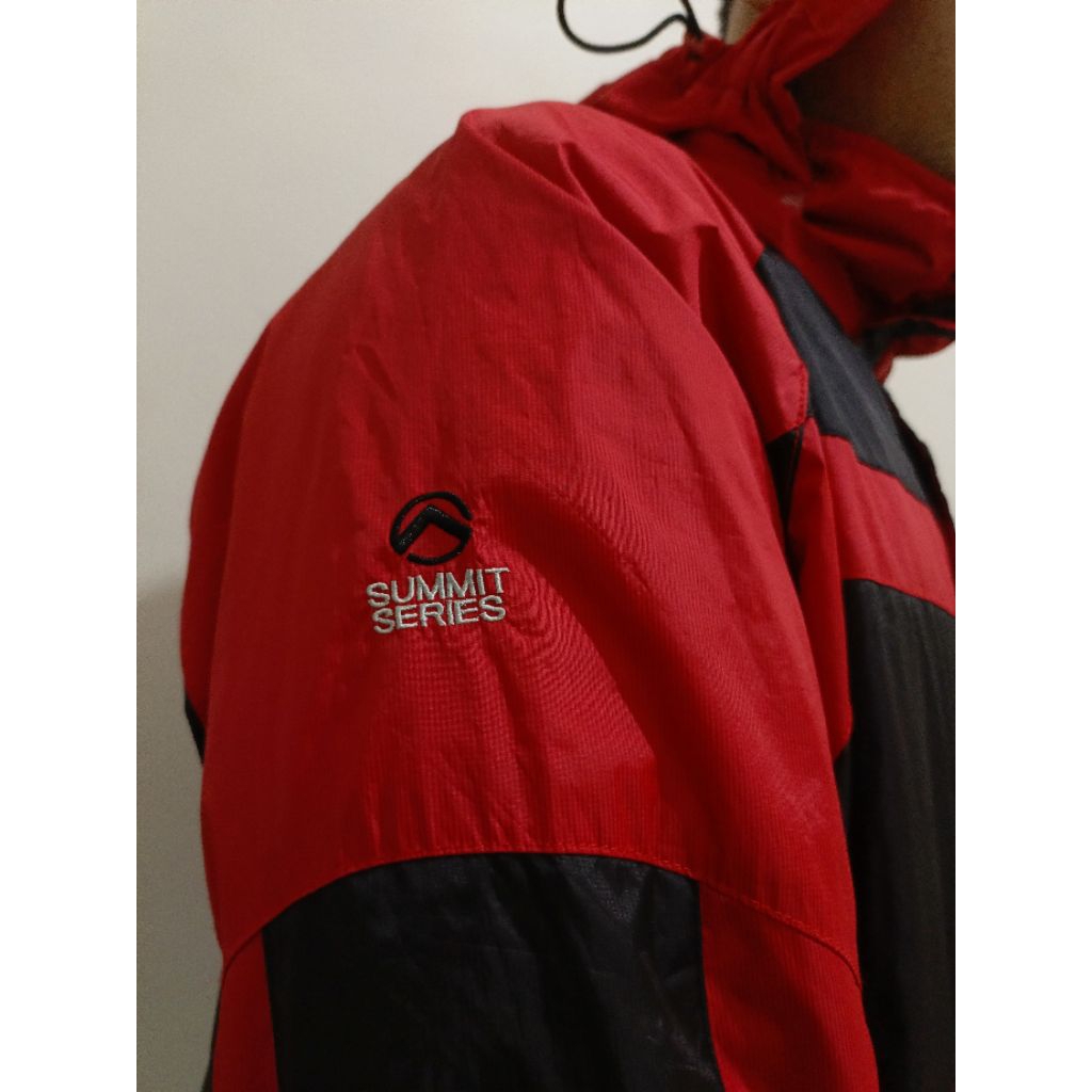 Jaket gunung the north face  summit series